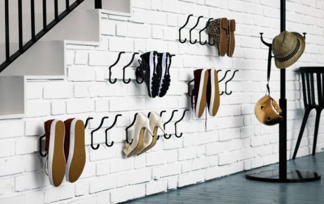 Diy best sale shoe hanger