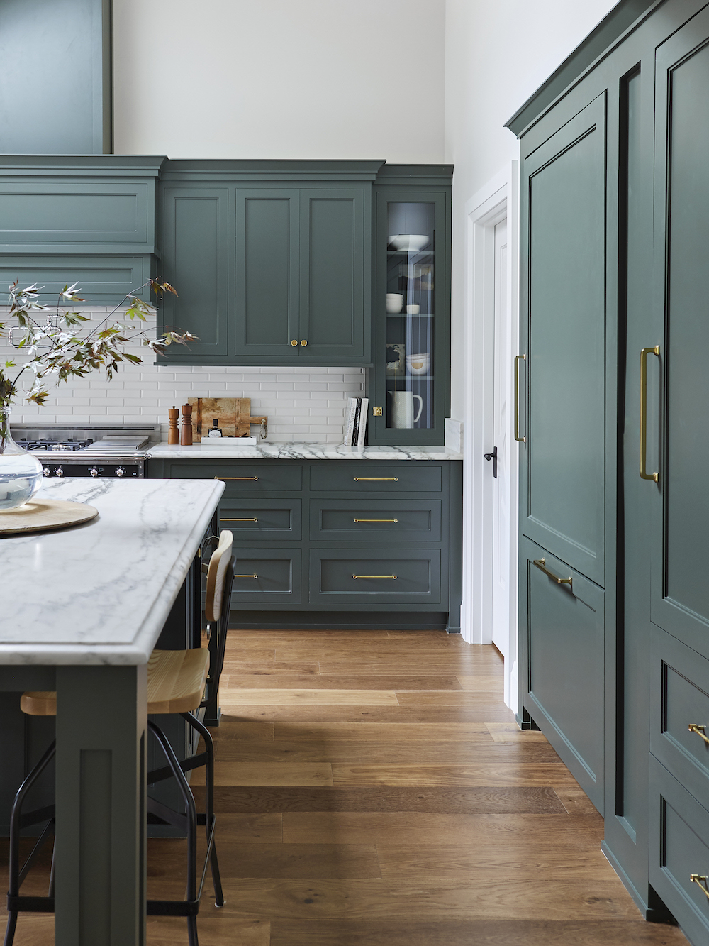 kitchens combining green and white cabinets        <h3 class=