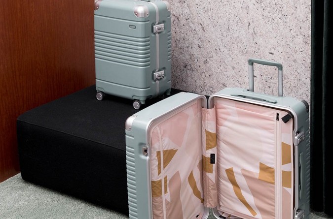 gray luggage