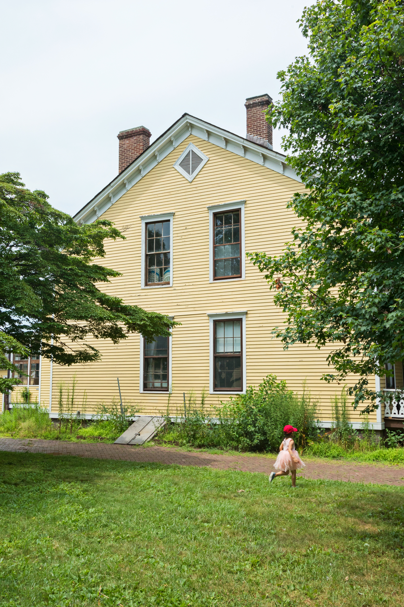 yellow house on governors island