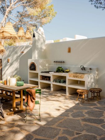 outdoor white kitchen