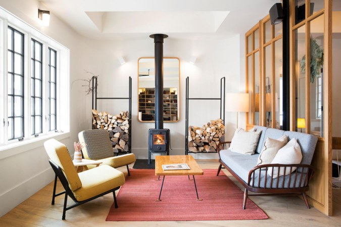 12 Festive Fireplaces Made for Chilly Winter Nights