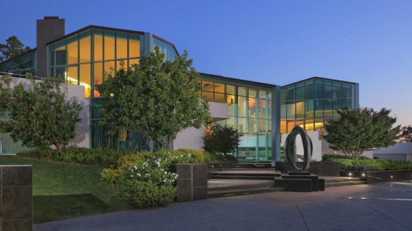 tyler perry beverly hills home exterior