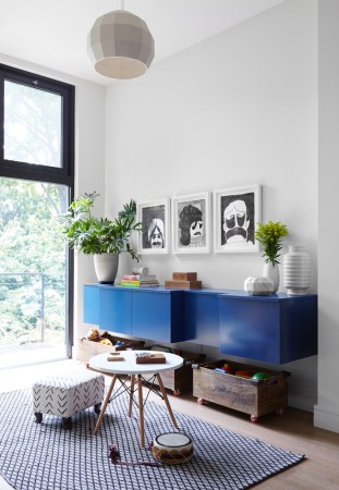 Pops of Blue Make This Bright Brooklyn Townhouse Stand Out