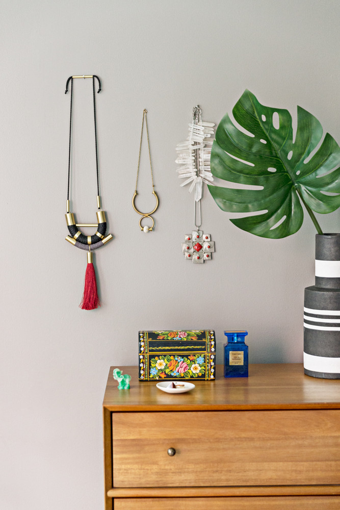 wall hung jewelry storage