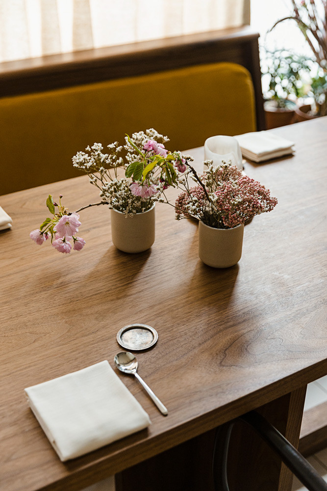 minimal nyc restaurant interior