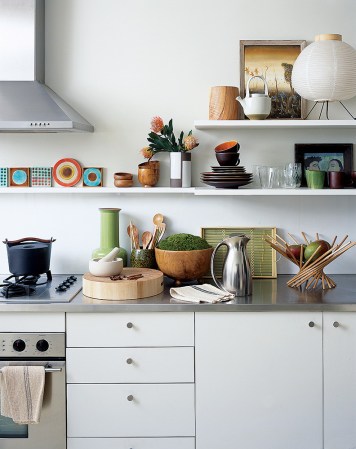 how to style your kitchen shelves