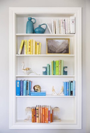 7 reasons why everyone needs a color-coded bookshelf