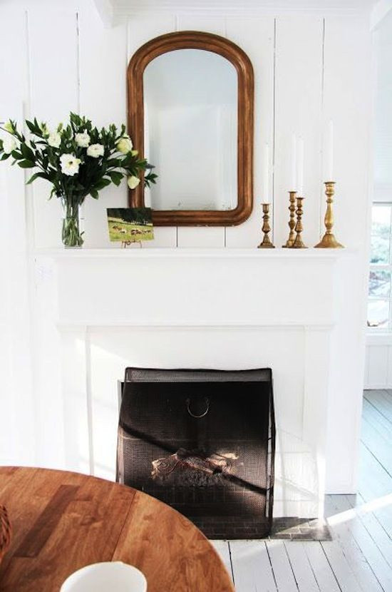 White and Wood Dining room