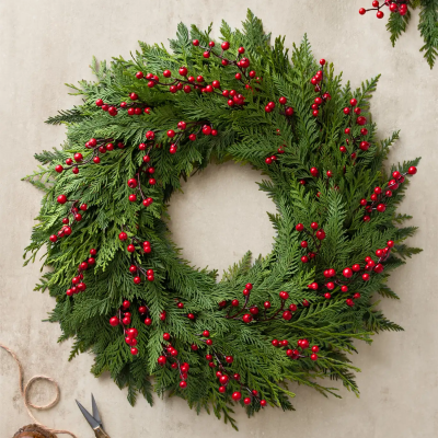 The Best Christmas Wreaths To Shop This Holiday Season | domino