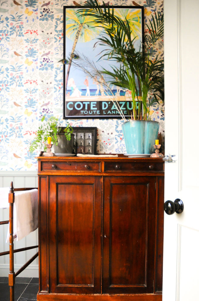 Green and Wood Entryway