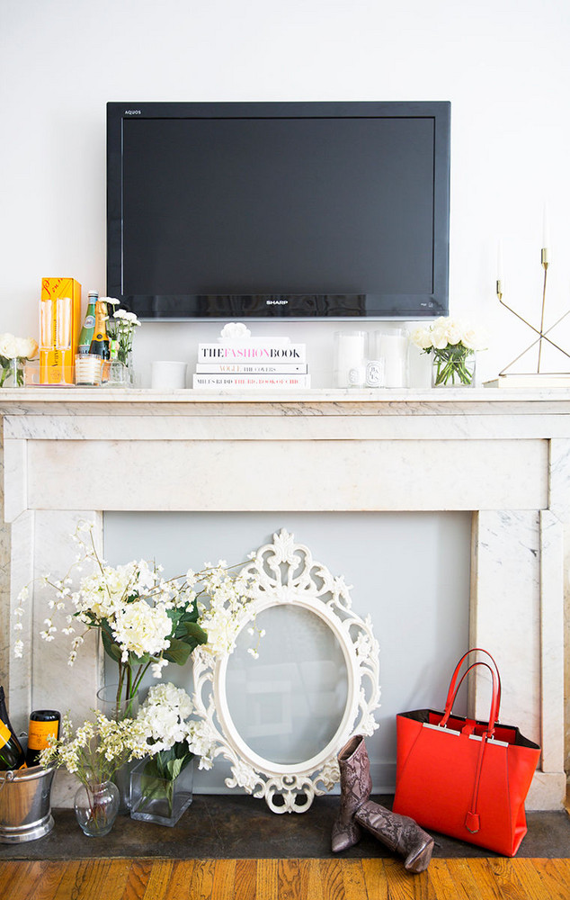 Clear and Yellow Living room