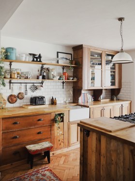 10 Antique Kitchen Cabinets That’ll Inspire You to Thrift Shop