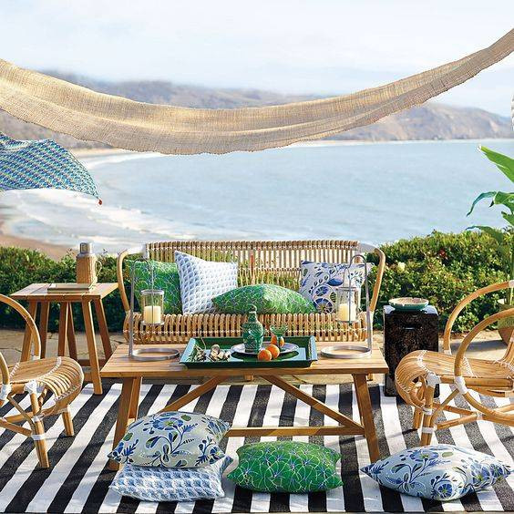 Outdoor Patio & Furniture Decorating Ideas