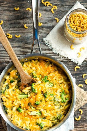 12 Easy One-Pot Recipes Perfect For College Students - mac 'n cheese with broccoli