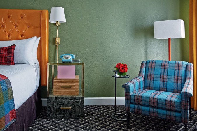 What These Tiny Hotel Rooms Taught Us About Small-Space Living
