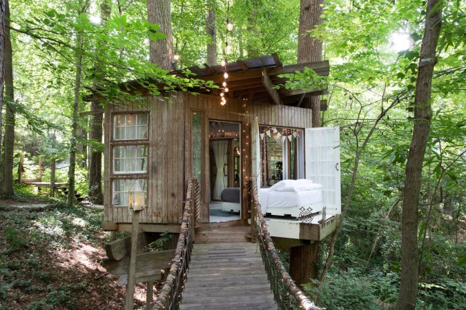 Swoon-Worthy Treehouse Destinations That Are Gorgeously Chic Inside