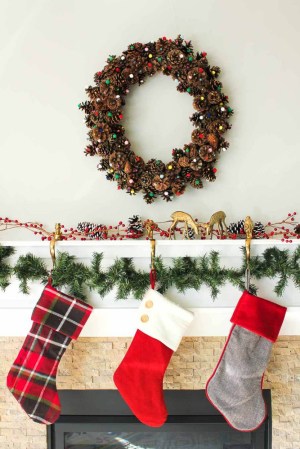 Festive Holiday Wreaths You Can Actually Pull Off