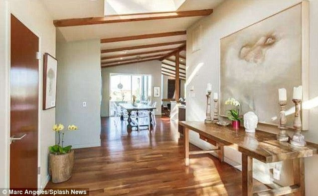 tour emily blunt’s hollywood hills home