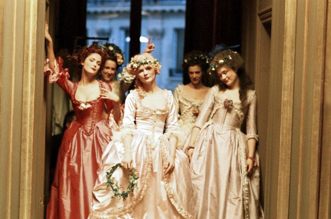 how to throw a marie antoinette themed party