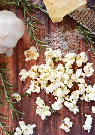 8 scrumptious popcorn recipes for movie night