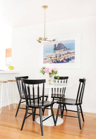 summer decor ideas beach print in dining area