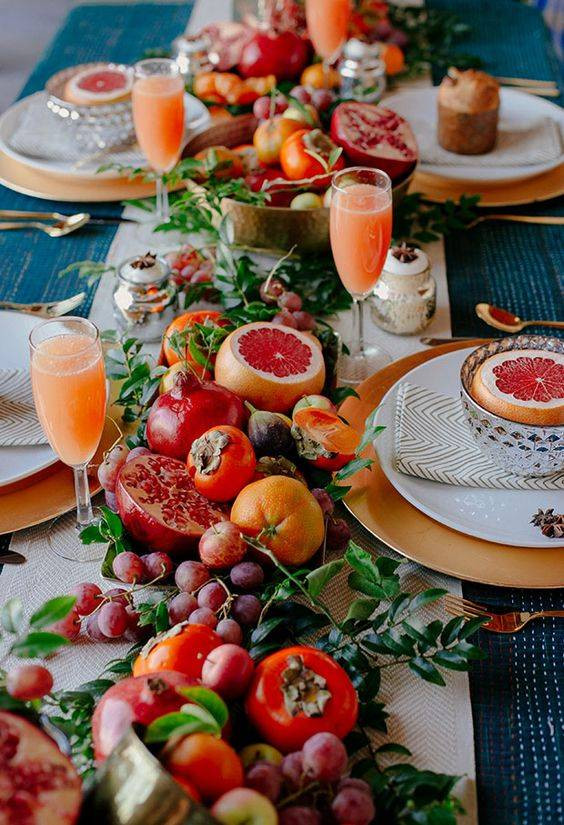 Easy Spring Centerpieces citrus fruits and green centerpiece