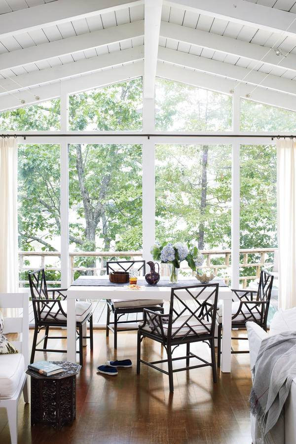 Best Modern Lake Houses Airy Dining Room