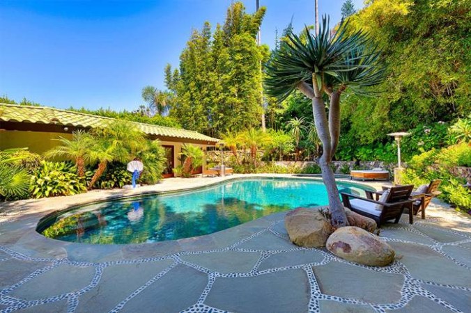 angelina jolie's malibu rental pool