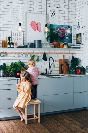 14 Reasons to Hang Artwork in Your Kitchen: Inspiration