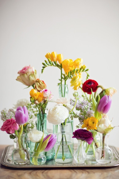 Easy Spring Centerpieces several smaller vases