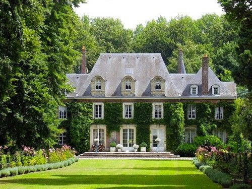 18 ivy-covered homes to pin right now