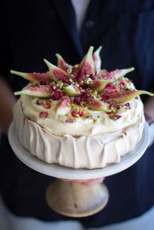 fig pavlova