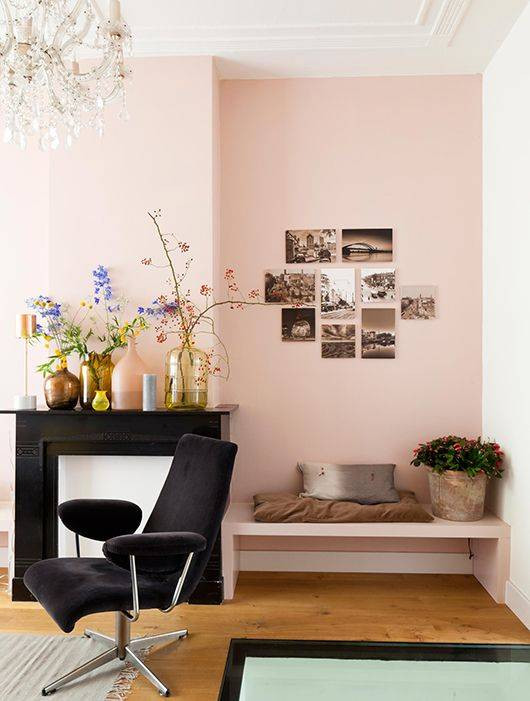 pink-room-black-mantle