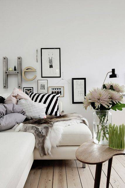 monochrome-living-room