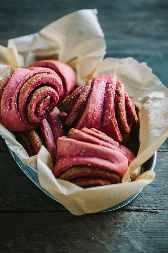 beet dye  cinnamon beet rolls