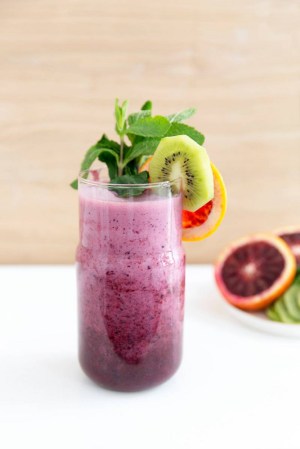 berry-smoothie-with-yogurt