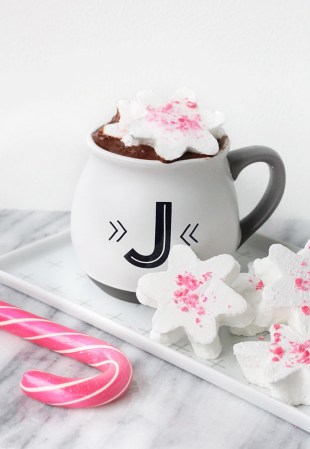 how to make your own (snowflake) marshmallows