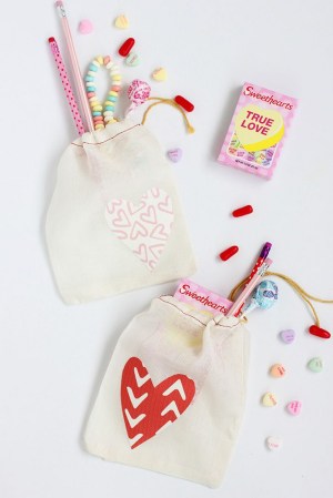 diy valentine treat bags