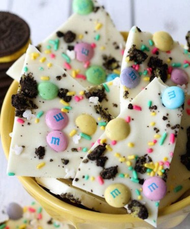 m&m candy bark pastel