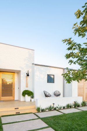 You’ll Want a White Brick Bathroom After Seeing This Home