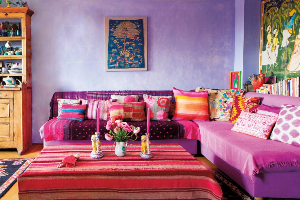 Unexpected Ways to Mix and Match Colorful, Patterned Throw Pillows