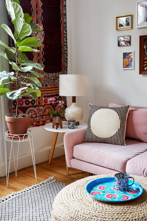 Follow These Tips for Mixing Patterns in a Living Room