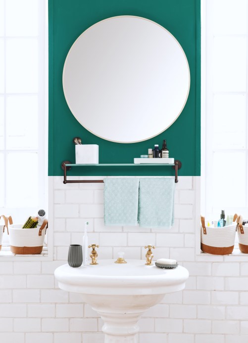 Easy and Affordable Bathroom Decor Ideas for a Rental