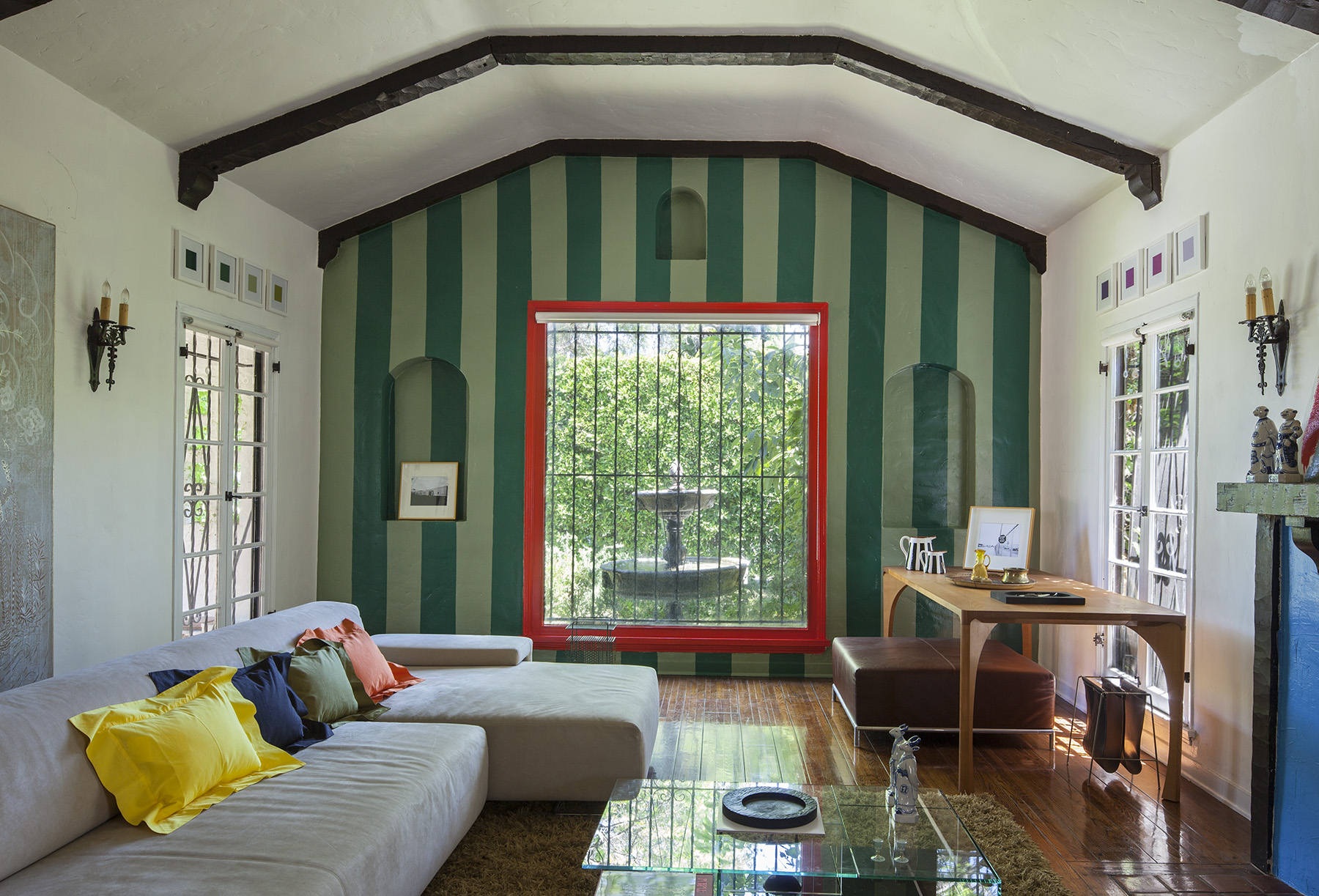 green-striped-walls-living-room