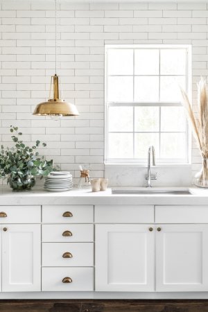 This Kitchen’s Textured Tiles Are Just the Start of Its Euro-Chic Refresh