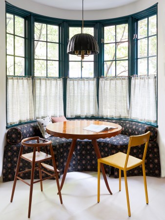 Curbed Breakfast Nook With Banquette