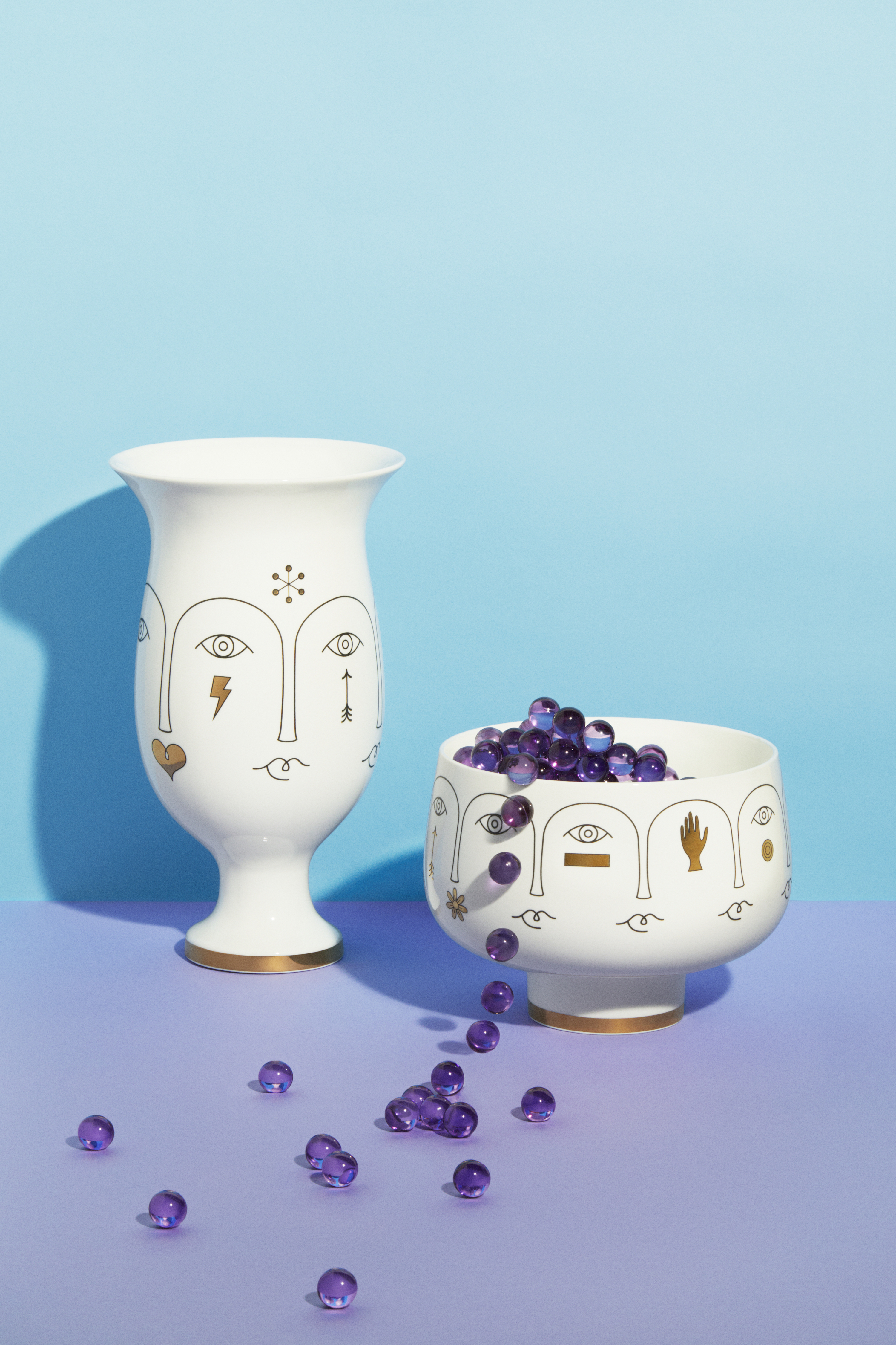 white-vases-with-faces