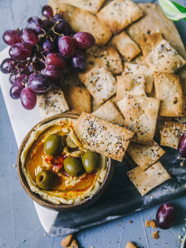 crackers-and-dip