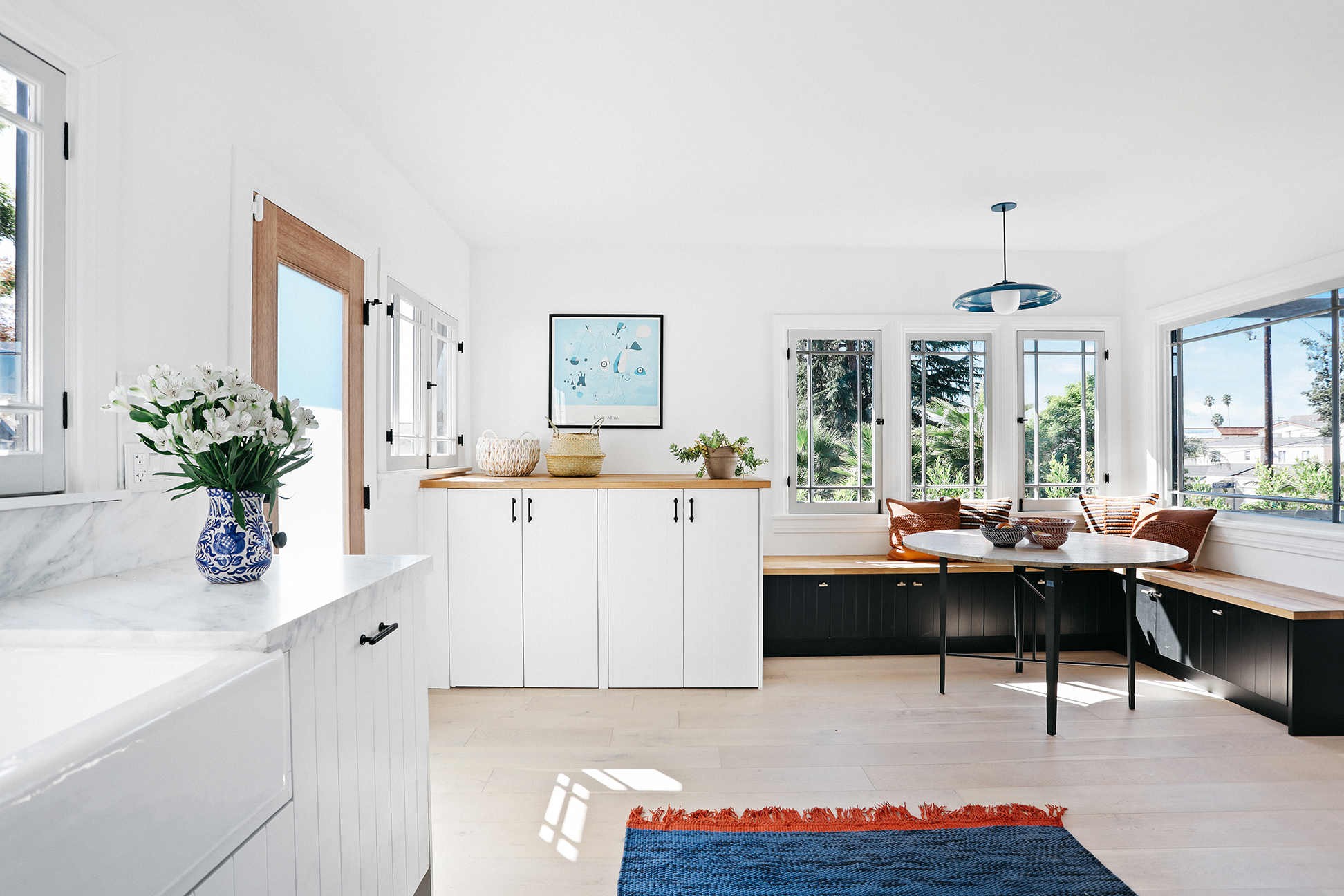 Black and white breakfast nook